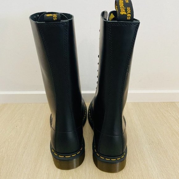 Dr. Martens Brand New 11855 Smooth Taller Boots Leather Combat Boots Women's 9 - Picture 6 of 11